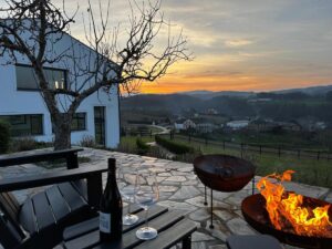 terrasse avec brasero et vue sur les asturies