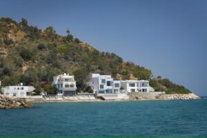 façade de l'hôtel vue depuis la mer