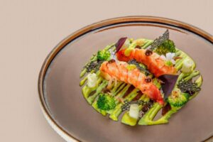 plat servi au restaurant gastronomique de l'hôtel