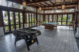salle de billard et baby foot