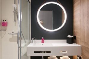 salle de douche dans les chambres