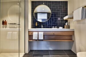 salle de douche dans chaque chambre