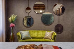 salon d'arrivée dans la chambre d'hôtes - Boutique hôtel