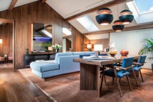grande suite famille, luxueuse et chaleureuse, à l'hôtel Jiva Hill Resort dans le Haut-Jura