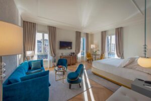 suite junior pouvant accueillir des familles de 2 adultes et 2 enfants avec vue sur le Grand Canal de Venise