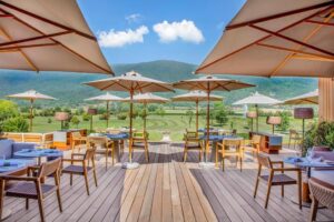 terrasse panoramique pour le déjeuner où le dîner en été