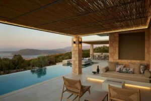 terrasse privée d'une villa en location vacances à la découverte de l’île de Leucade (Lefkada) dans la mer Ionienne