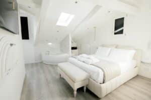 chambre de l'appartement à louer par cher dans Venise