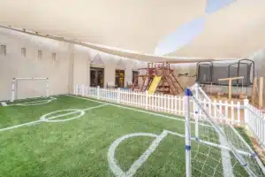 espace de jeux extérieurs pour les enfants