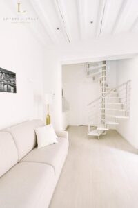 escalier menant à la chambre
