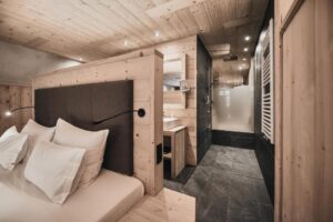 douche ouverte sur la chambre