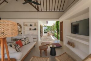 salon de la casa luce, une villa avec 3 chambres et piscine privée sur l'île de Bali en Indonésie