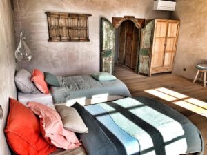 chambre lits jumeaux dans la villa à louer type airbnb le Mas des Amis