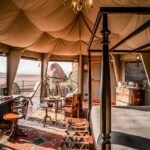 chambre dans un lodge avec vue sur le désert à l'hôtel Zannier Sonop dans le désert de Namibie
