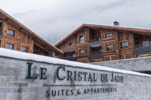 façade de la résidence au pied de l'Aiguille du Midi
