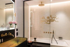 salle de bain d'une chambre de l'hôtel à venise