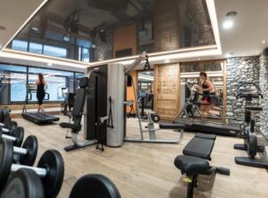 salle de fitness dans la résidence