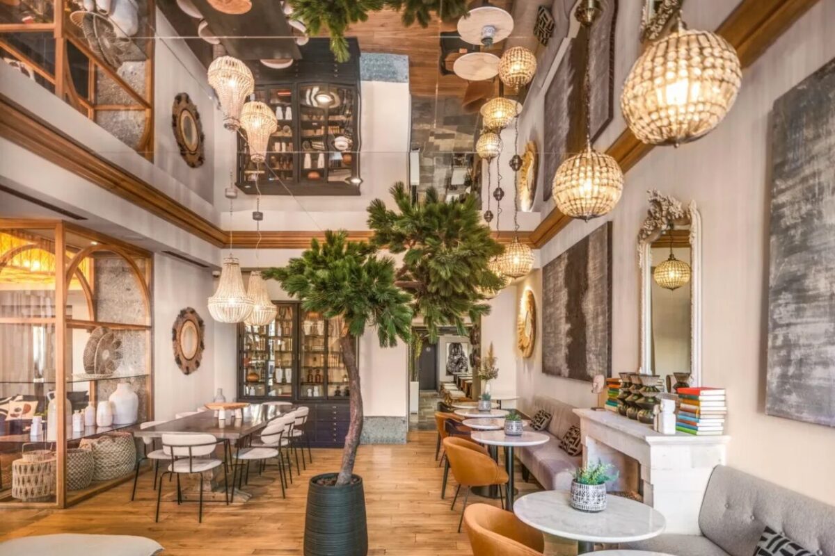 salle petit déjeuner et détente à l'hôtel Maison du Monde Hôtel et Suites Marseille Vieux Port