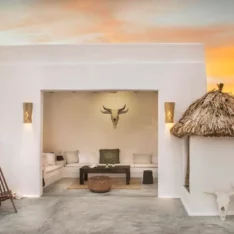 salon ouvert sur la terrasse de l'appartement à louer holbox island casa impala