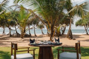 terrasse du restaurant au bord de la plage