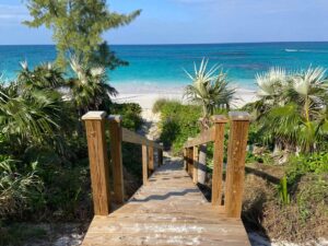 accés privé à la plage pour les cottages du Eleuthera Retreat aux Bahamas