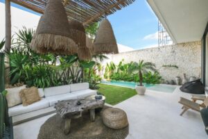 terrasse avec salon de jardin