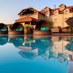 piscine extérieure du Domaine de la Klauss, hôtel et spa 5* en Moselle