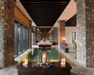 piscine intérieure de l'hôtel