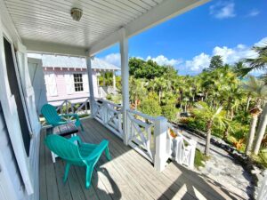 terrasse couverte du cottage Eleuthera retreat à louer aux Bahamas