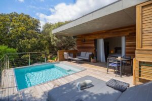 piscine privée sur la terrasse de la suite