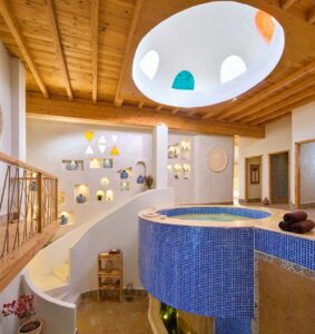 spa de l'hôtel comprenant sauna, hammam, jacuzzi et des massages et soins