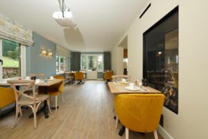 salle de petit déjeuner dans la maison d'hôtes Les Terrasse des Falizes B&B