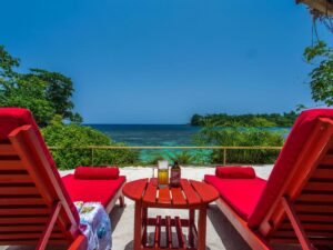 plage privée et aménagée pour un moment de détente