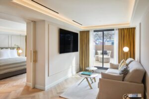 suite supérieure avec terrasse et vue sur les montagnes d'Andorre