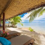 terrasse couverte et aménagée avec vue panoramique sur l'océan dans chaque bungalow