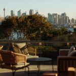 terrasse avec une magnifique vue panoramique sur Sydney Harbour, l'opéra et le Harbour Bridge, une pépite où dormir à Sydney