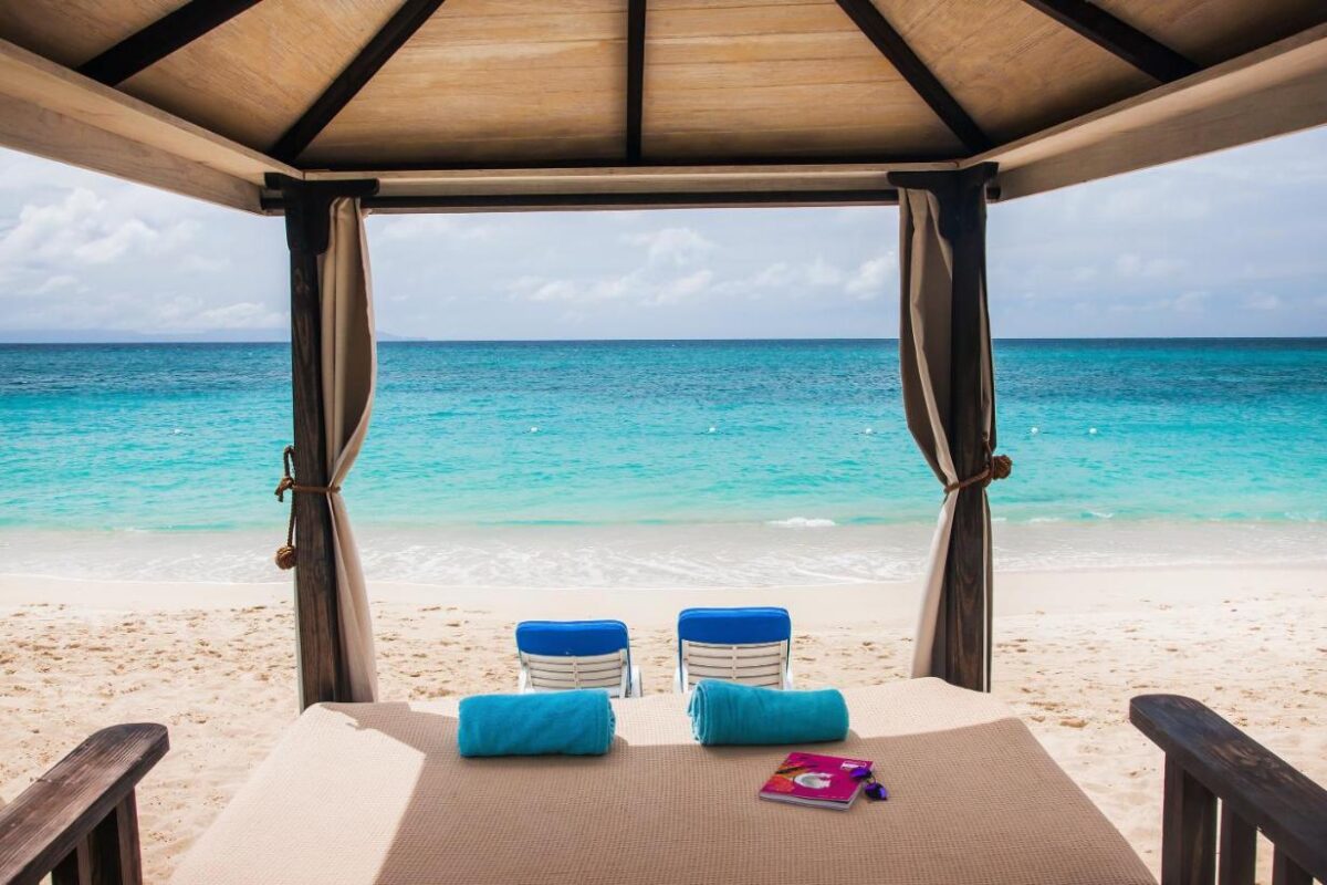 transat sur la palge paradisiaque des CaraÏbes