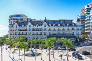 vue de la façade du palace de l'hôtel de Paris Monte-Carlo