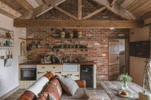 kitchenette dans une des suites de charme de l'hôtel Outbuildings Dorset