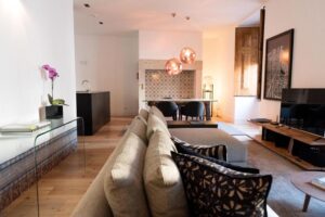 séjour cosy et cocooning dans un appartement à louer à Lsibonne