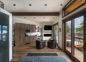 studio spacieux avec cheminée, kitchenette et terrasse avec jacuzzi