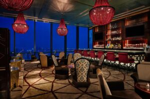 bar de l'hôtel Four Seasons Hotel Bahrain Bay au 50e étage de l'immeuble