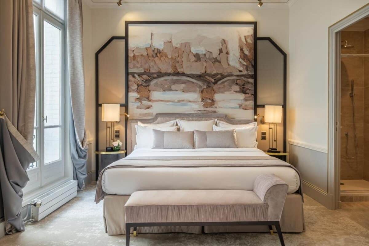chambre cosy et romantique de l'hôtel Elysia à proximité des Champs Elysées à Paris
