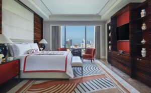 une suite de l'hôtel avec vue sur Manama