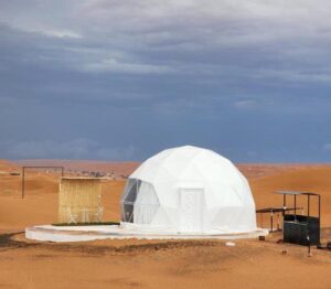 dômes à louer pour une nuit insolite au milieu du désert de Wahiba Sands à Oman
