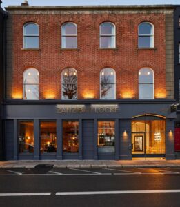 facçade de l'hôtel Zanzibar Locke situé au pied du Ha'Penny Bridge de Dublin