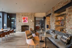 salon lounge du bar-restaurant de l'hôtel