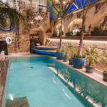 la piscine extérieure du Lulu boutique hôtel, un joli endroit ou dormir à Malte