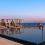 piscine à débordement avec vue mer à l'hôtel Amara Hotel de Chypre