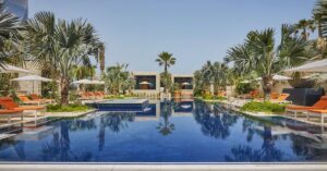 piscine adulte avec jacuzzi